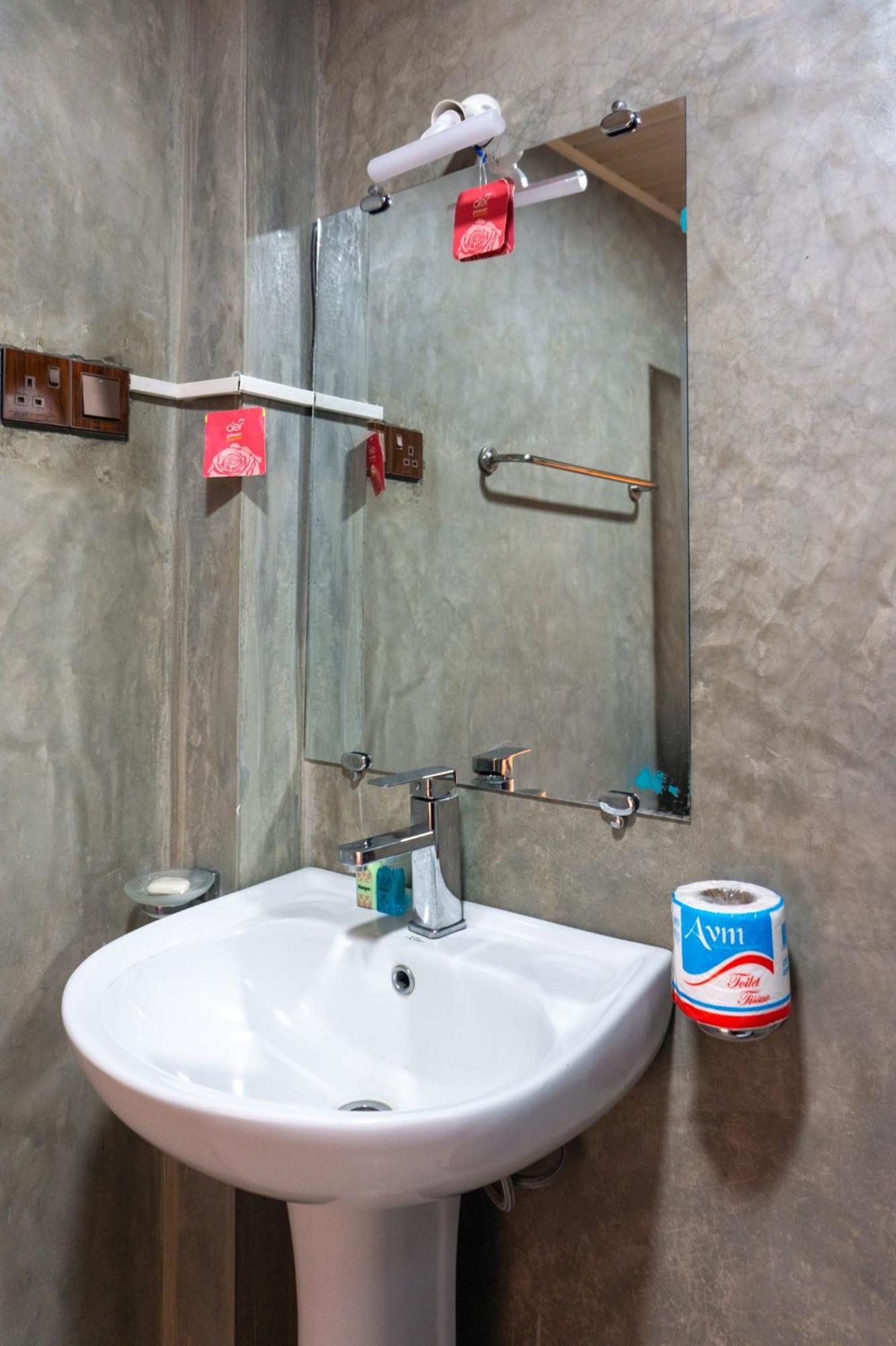 Refresh Inn Ella Luaran gambar